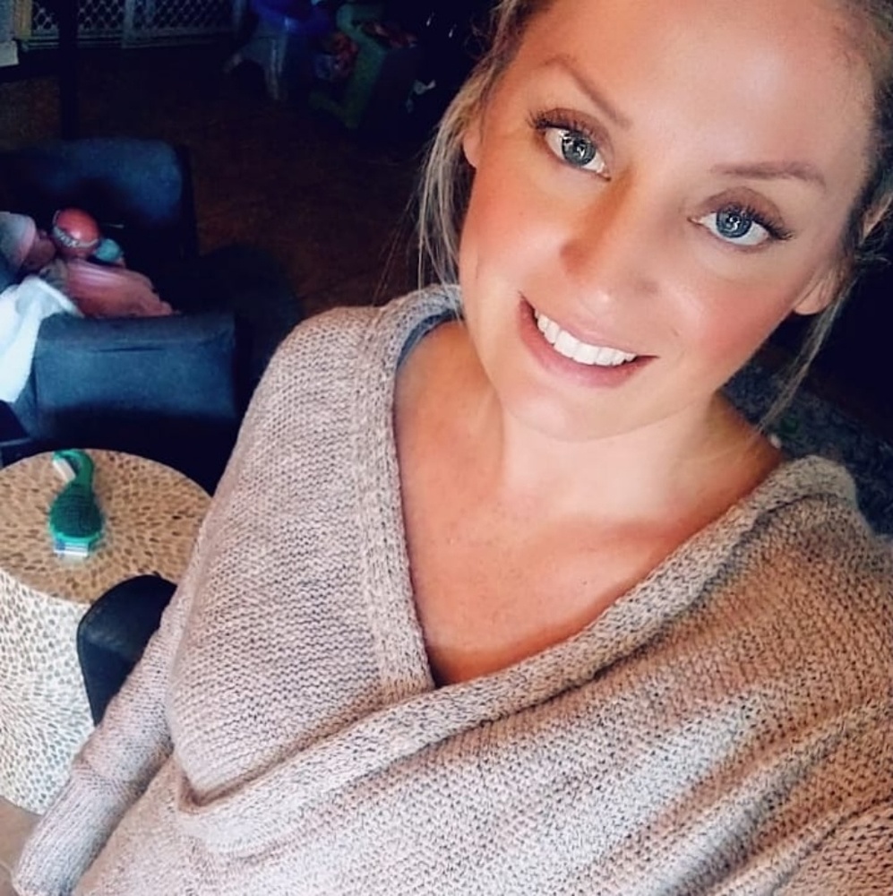 Meet your Posher, Larissa